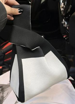 Тренд стильна чорно біла мінімалістична жіноча в'язана текстильна сумка шопер3 фото
