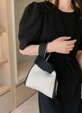 Тренд стильна чорно біла мінімалістична жіноча в'язана текстильна сумка шопер4 фото