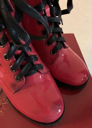 Розовые красные ботинки grasiana, лак, кожа1 фото