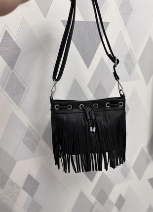 Черная сумка с бахромой сумочка кроссбоди через плечо4 фото