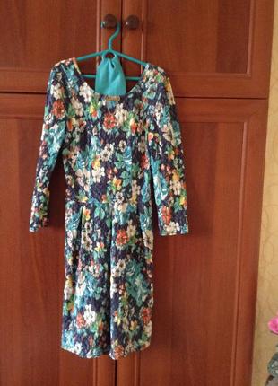 Платье с цветочным принтом и бантиком на спине3 фото