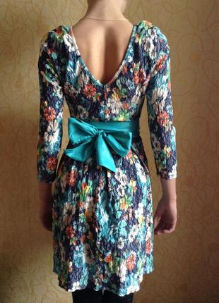Платье с цветочным принтом и бантиком на спине5 фото