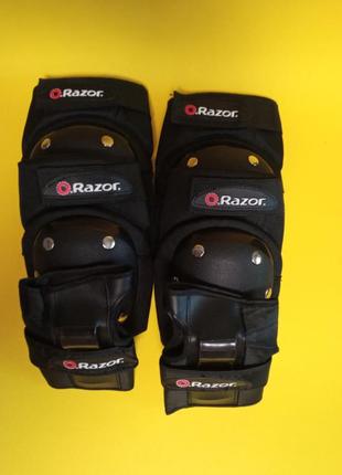 Комплект захисту для катання на роликах razor1 фото