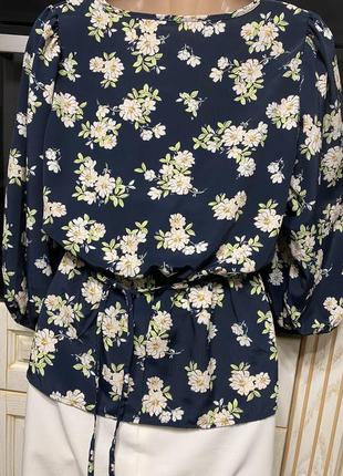 Блуза жіноча з квітами2 фото