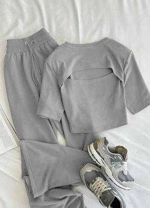 Костюм женский однотонный футболка с вырезом брюки свободного кроя на высокой посадке качественный стильный серый