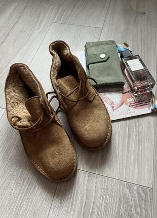 Крутые замшевые сапоги ботинки челси clarks2 фото