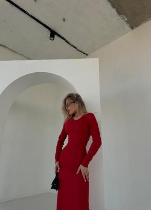 Сукня міді однонтонна на довгий рукав на затяжках якісна стильна базова червона рожева7 фото