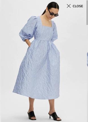 Ніжна святкова сукня selected femme margot organza midi dress, blue heron