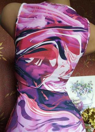 Платье мини с принтом абстракции от prettylittlething9 фото