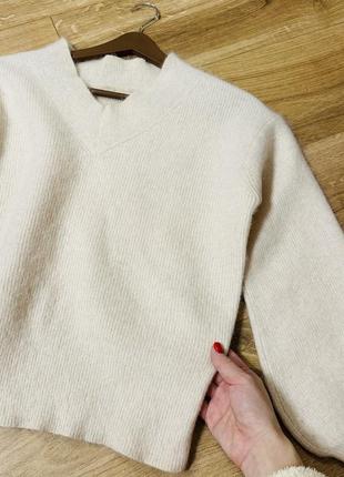 Бежевый свитер из альпаки3 фото