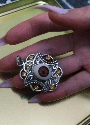 Кулон защита от сглаза и порчи карий глаз