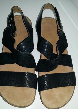 Босоніжки clarks.