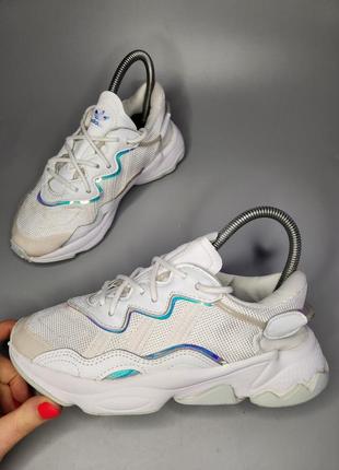 Кроссовки adidas ozweego