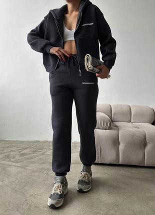 Женский базовый спортивный костюм с принтом объемная толстовка на молнии + штаны на резинке10 фото