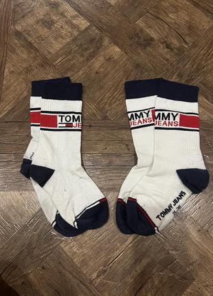 Комплект tommy hilfiger: футболка, світшот, черевики, шкарпетки10 фото