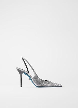 Шкіряні туфлі zara blue, срібного кольору дуже стильні, лімітована колекція