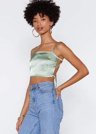 Сатиновый кроп топ nasty gal back at it satin crop top in sage - m-l