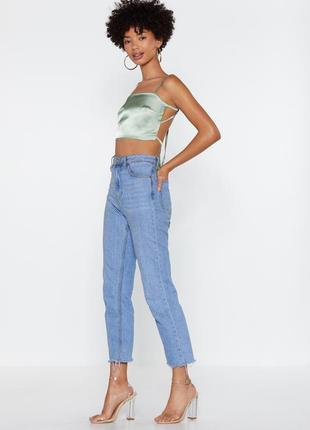 Сатиновый кроп топ nasty gal back at it satin crop top in sage - m-l3 фото