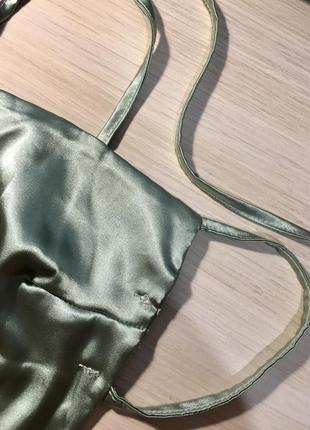 Сатиновый кроп топ nasty gal back at it satin crop top in sage - m-l10 фото