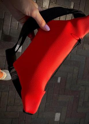 Поясна сумка tommy hilfiger бананка барсетка червона жіноча / чоловіча2 фото