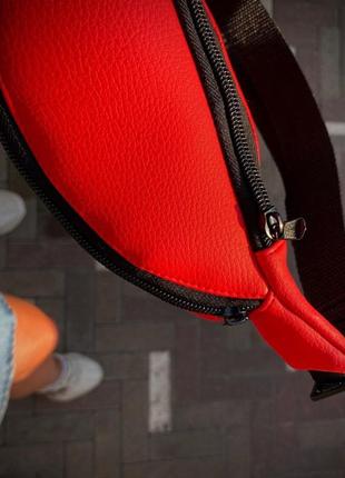 Поясна сумка tommy hilfiger бананка барсетка червона жіноча / чоловіча3 фото