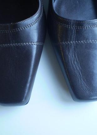 Нові шкіряні туфлі marks&spencer р. 39,5 широкі стопи3 фото