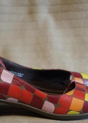 Очень эффектные кожаные туфельки на небольшом каблучке camper twins испания 36 р.1 фото