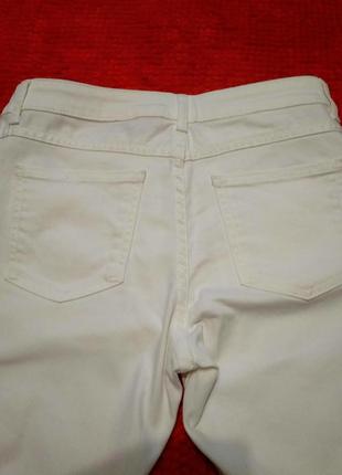 Стильні джинси білі від marks & spencer3 фото
