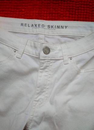 Стильні джинси білі від marks & spencer7 фото