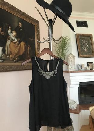 Стильна майка з вишивкою