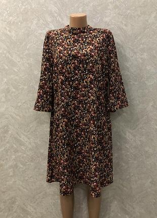 Платье в цветы