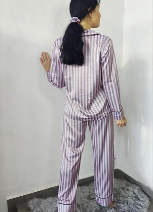 Стильная шелковая пижама со штанами в полоску2 фото