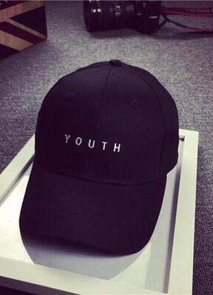 Крутая черная кепка youth 2001