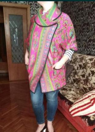 Жіночий в'язаний кардиган