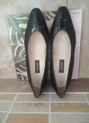 Кожаные(лакофые) туфли bally