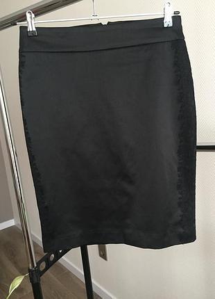 Юбка, атласная, с кружевом по бокам