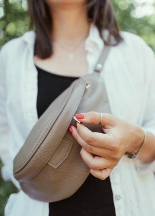 Шкіряна бананка, кавова поясна сумка, стильна сумка кроссбоди, жіноча сумка з шкіри