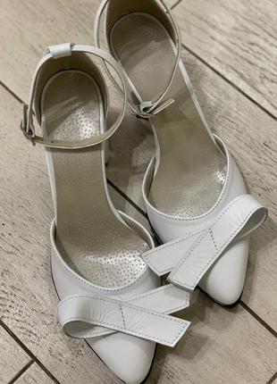 Шкіряні туфлі ручної роботи (25см)