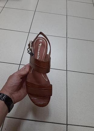 Оригинальные женские босоножки tamaris2 фото