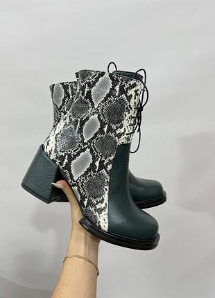 Шкіряні ботильони черевики на каблуку колір на вибір