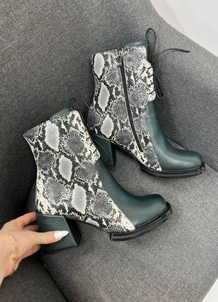 Шкіряні ботильони черевики на каблуку колір на вибір