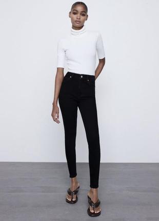 Джинсы mom fit bershka о.26