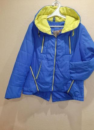 Демисезонная женская патриотическая куртка. размер m.