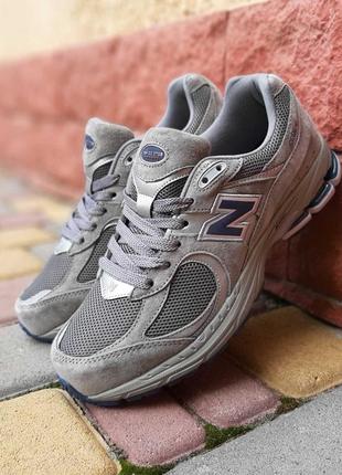 Мужские кроссовки new balance 2002r темно серые с синей скидкой sale &lt;unk&gt; smb1 фото