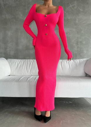 Элегантное платье длины макси