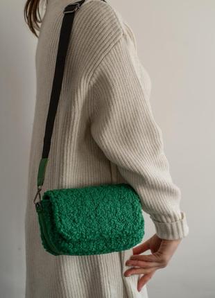 Женская сумка зеленая сумка тедди сумка пушистая зеленый клатч через плечо кроссбоди1 фото