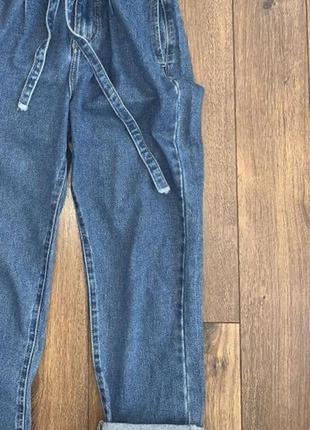 Стильные укороченные широкие джинсы с высокой посадкой джоггеры карго redial м 466 фото