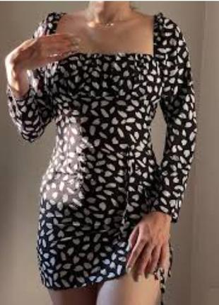 Невероятное летнее платье с разрезом на ножке от prettylittlething, размер xl