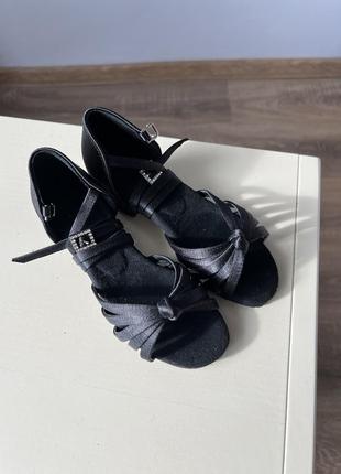 Туфельки черные танцевальные1 фото