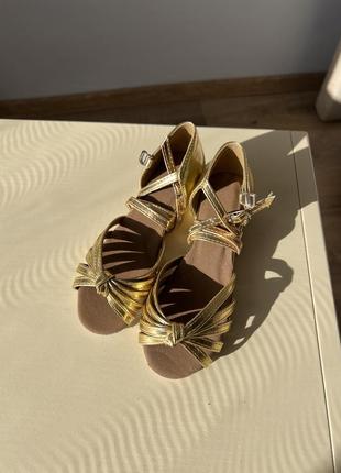 Туфельки танцевальные золотые
